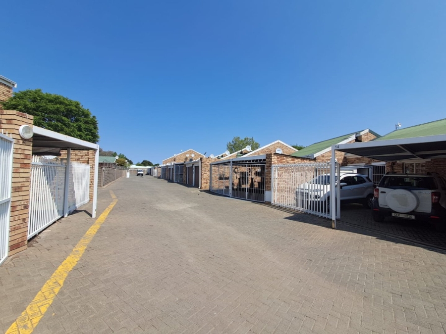 2 Bedroom Property for Sale in Wilgehof Free State